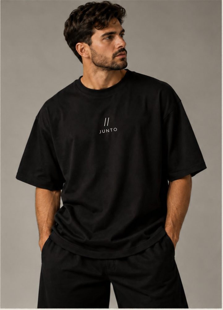 Camiseta over JUNTO, foto de referência